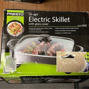 New In Box 16in Presto Electric Skillet With Glass Cover